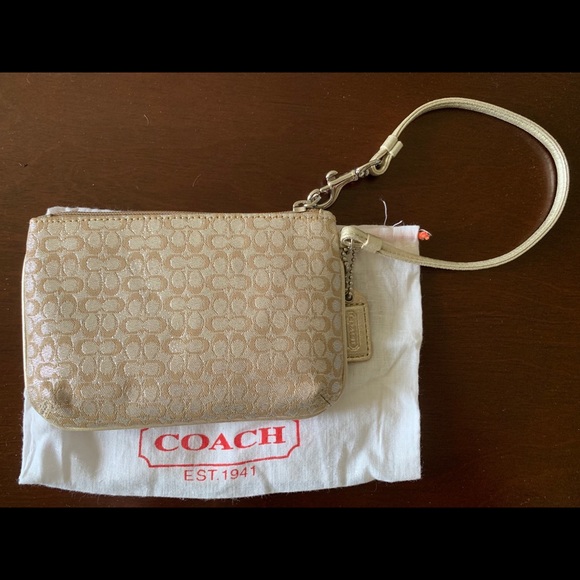 Coach Handbags - *LABOR DAY SALE* NWOT💗Coach Coin Purse/Wristlet